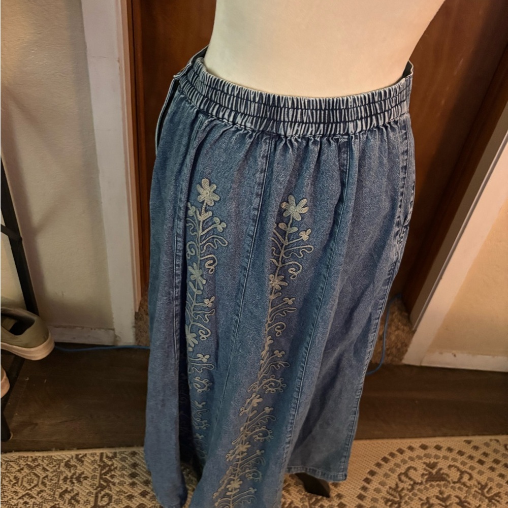 Embroidered Denim High Rise Maxi Skirt. - Picture 3 of 12